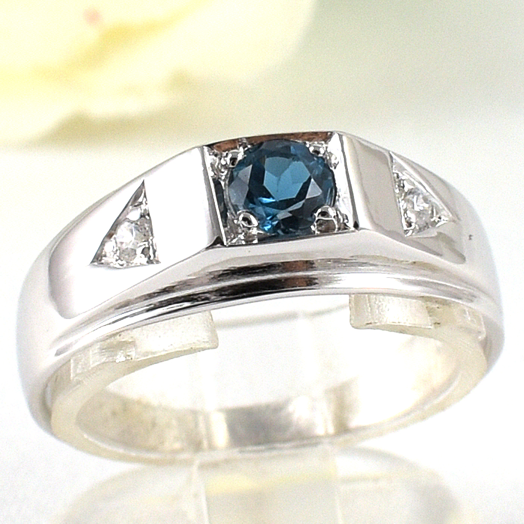 แหวนเงินแท้ราคาถูกชุบทองคำขาว ลอนดอนบลูโทปาซแท้ 0.35 กะรัต เพชรCZ 0.05 กะรัต งานประณีตสวยงาม สั่งผลิตค่ะ