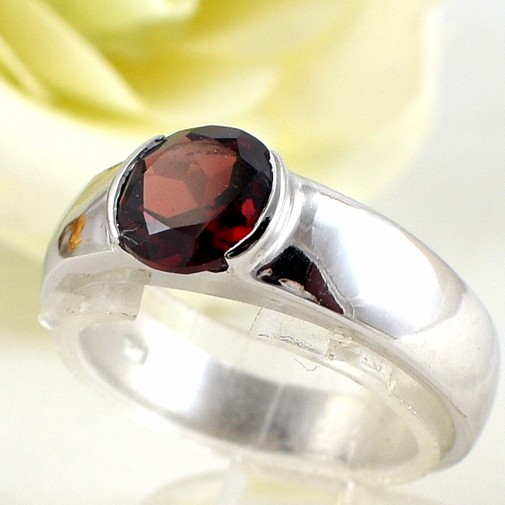 แหวนเงินแท้ราคาถูกชุบทองคำขาว โกเมนแท้ 1.60 กะรัต งานประณีตสวยงาม สั่งผลิตค่ะ