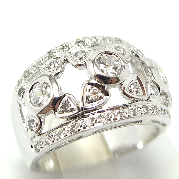 แหวนเงินแท้ราคาถูกชุบทองคำขาว เพชรCZเม็ดกลาง 0.17 กะรัต เพชรCZเม็ดข้าง 0.302 กะรัต งานประณีตสวยงาม สั่งผลิตค่ะ