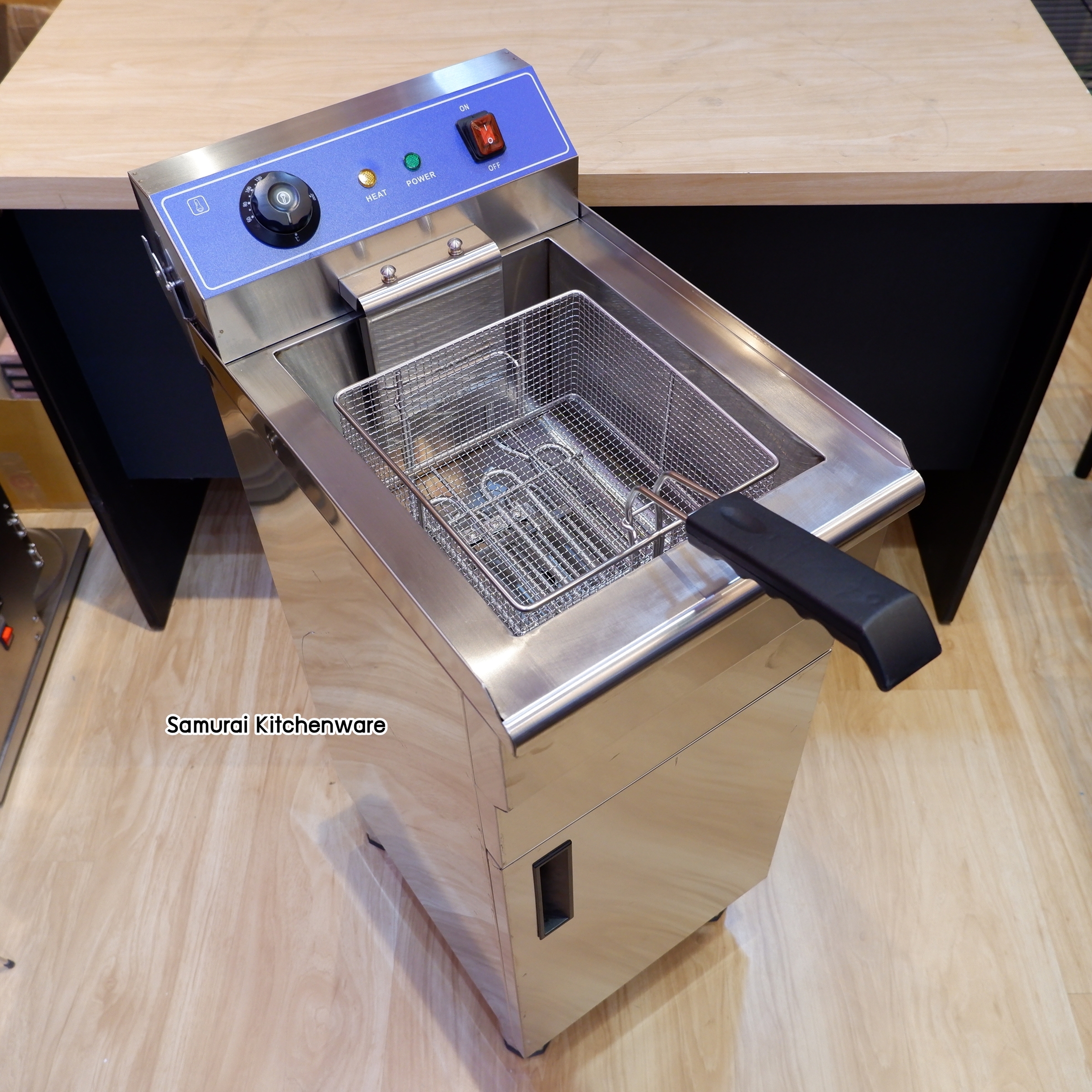 หม้อทอดไฟฟ้า แบบตั้งพื้น (16 ลิตร)