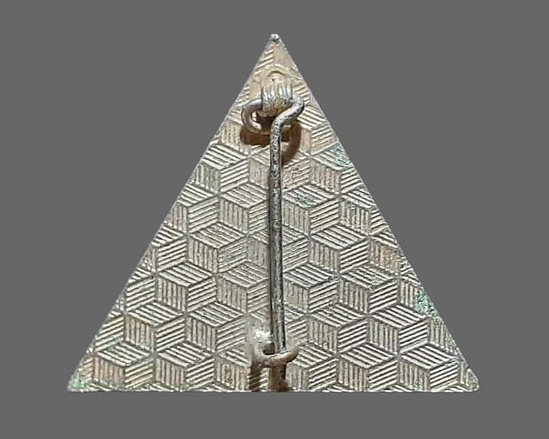 เข็มกลัด ชาติ ศาสน์ กษัตริย์