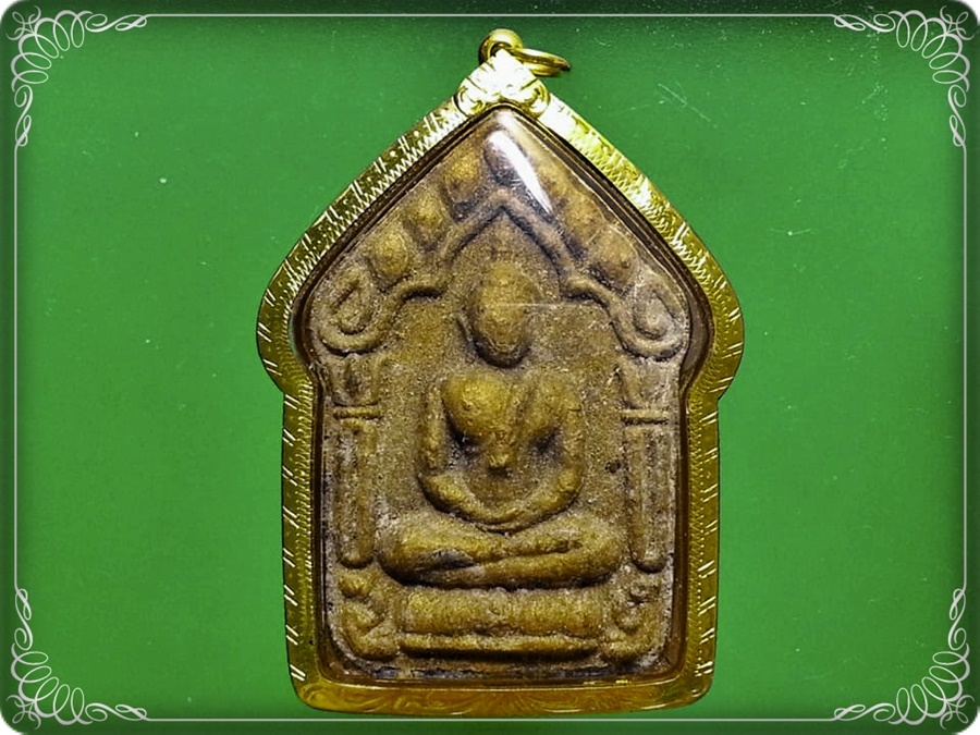 พระขุนแผน หลวงปู่ทิม วัดละหารไร่ เลี่ยมทอง