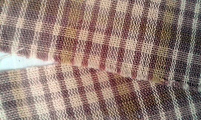 THAICOTTONSIVA ผ้าฝ้ายย้อมสีคราม (Cotton of Handwoven is indigo dye) ฝ้ายดิบลายสก๊อตน้ำตาล 1 เมตร