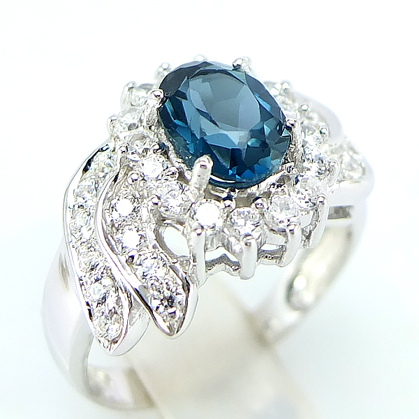 แหวนเงินแท้ราคาถูกชุบทองคำขาว ลอนดอนบลูโทปาซแท้ 1.65 กะรัต เพชรCZ 0.88 กะรัต งานประณีตสวยงาม สั่งผลิตค่ะ