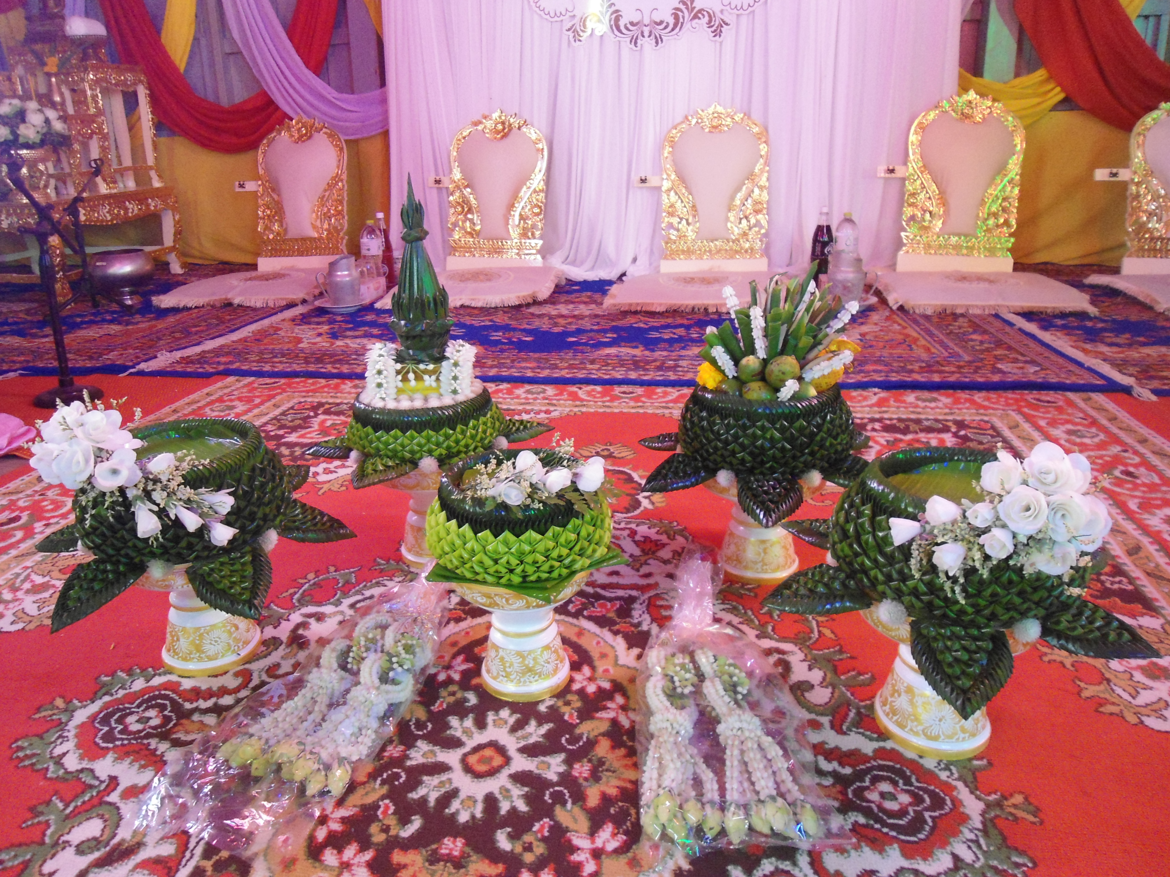 ขันหมาก ขาว+เขียว (ส่งงานใกล้วัดป้อมรามัญอยุธยา)