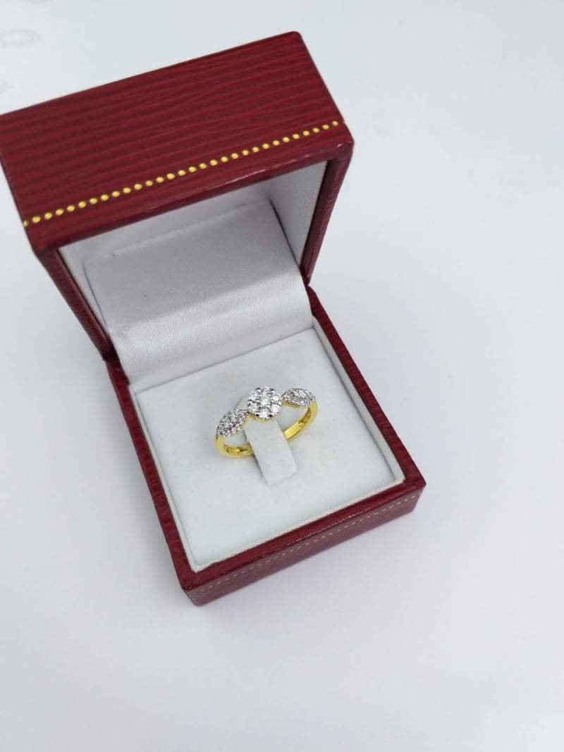 สั่งผลิตเพชรเบลเยี่ยมคัท แหวนแต่งงาน แหวนหมั้น ใส่เที่ยว ออกงาน แหวนทองคำ 18K เพชรแท้ 0.39 กะรัต 2.54 กรัม น้ำ 99 ราคาถูกมาก มีใบรับประกันค่ะ