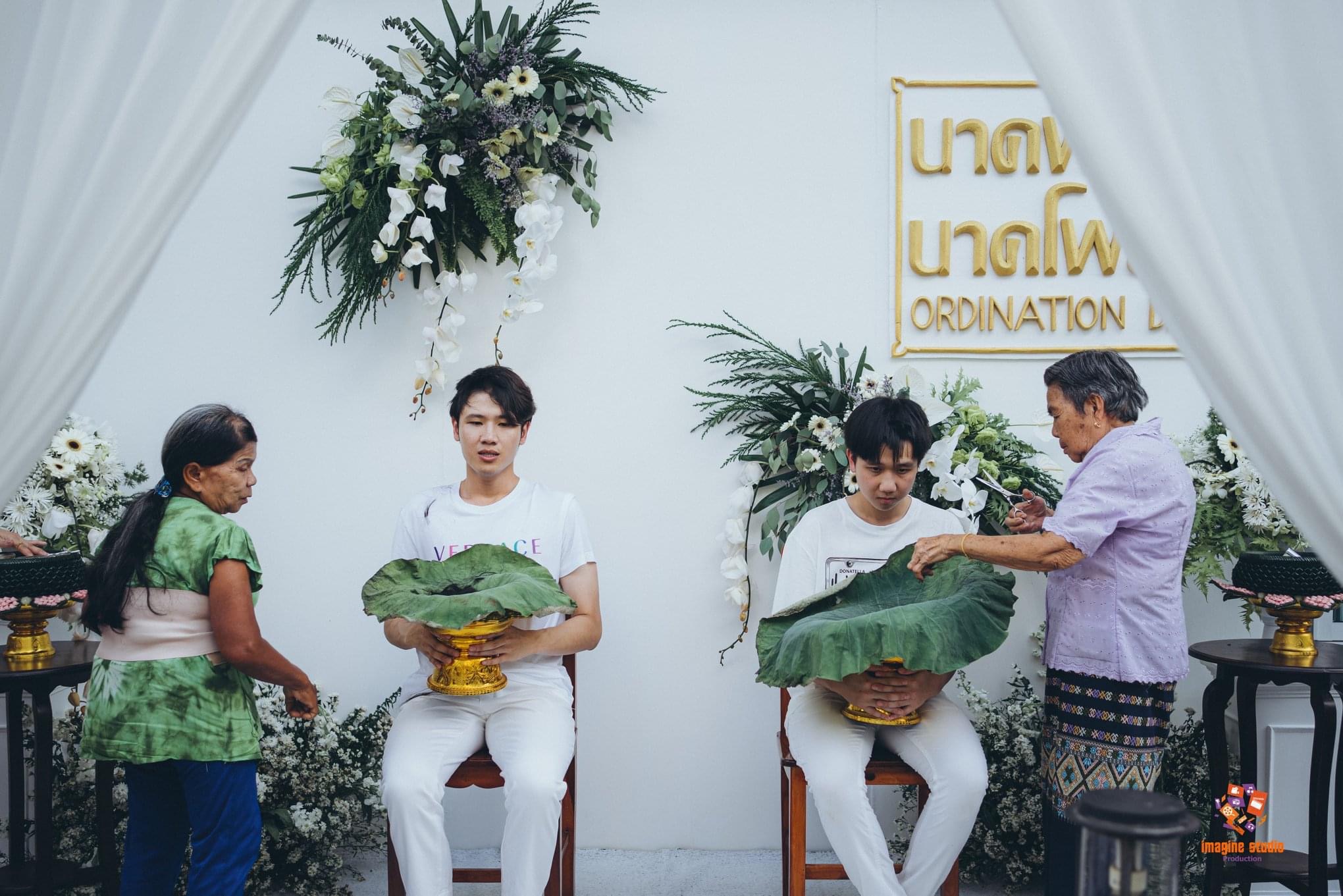 เครื่องบวชดอกไม้สด ชุดD11 (กรณีบวช2องค์)