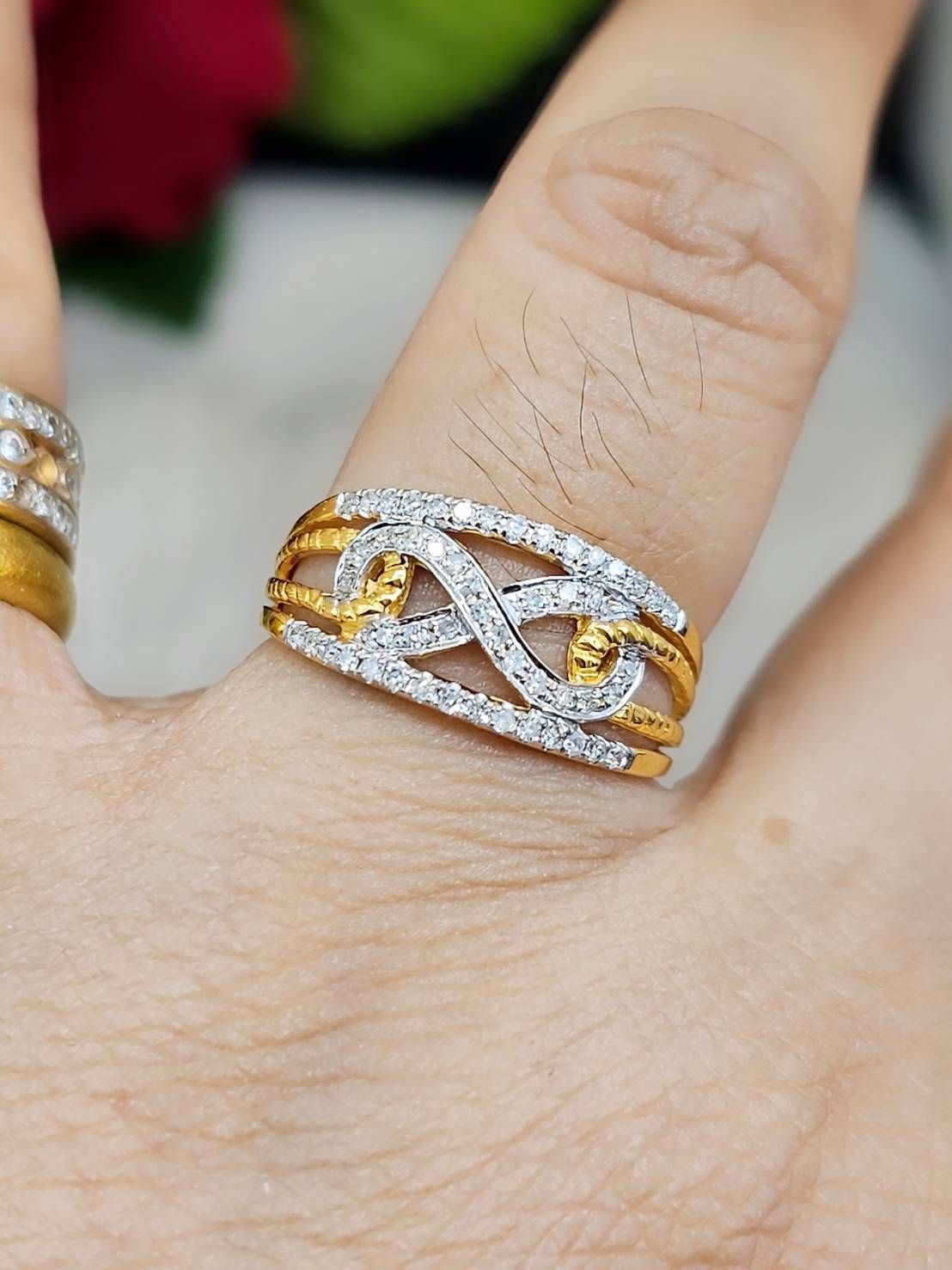 พร้อมส่งและสั่งผลิตแหวนเพชรอินฟินิตี้แถวข้าง แหวนแต่งงาน แหวนหมั้น ใส่เที่ยว ออกงาน แหวนทองคำ 9K เพชรกุหลาบแท้ 0.26 กะรัต 51 เม็ด ราคาถูกมาก ส่งฟรี