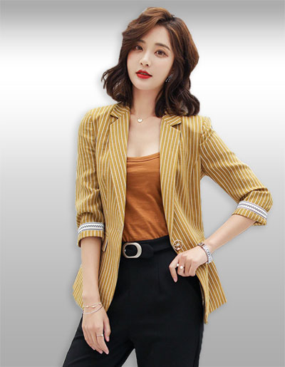 เสื้อสูทแฟชั่นแขนสามส่วนลายริ้วมี 4ไซส รหัส2069