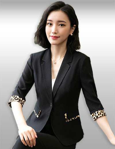 เสื้อสูทแฟชั่นสีดำสไตล์เรียบหรูปลายแขนแต่งลายเสือ 5ไซส รหัส 2144