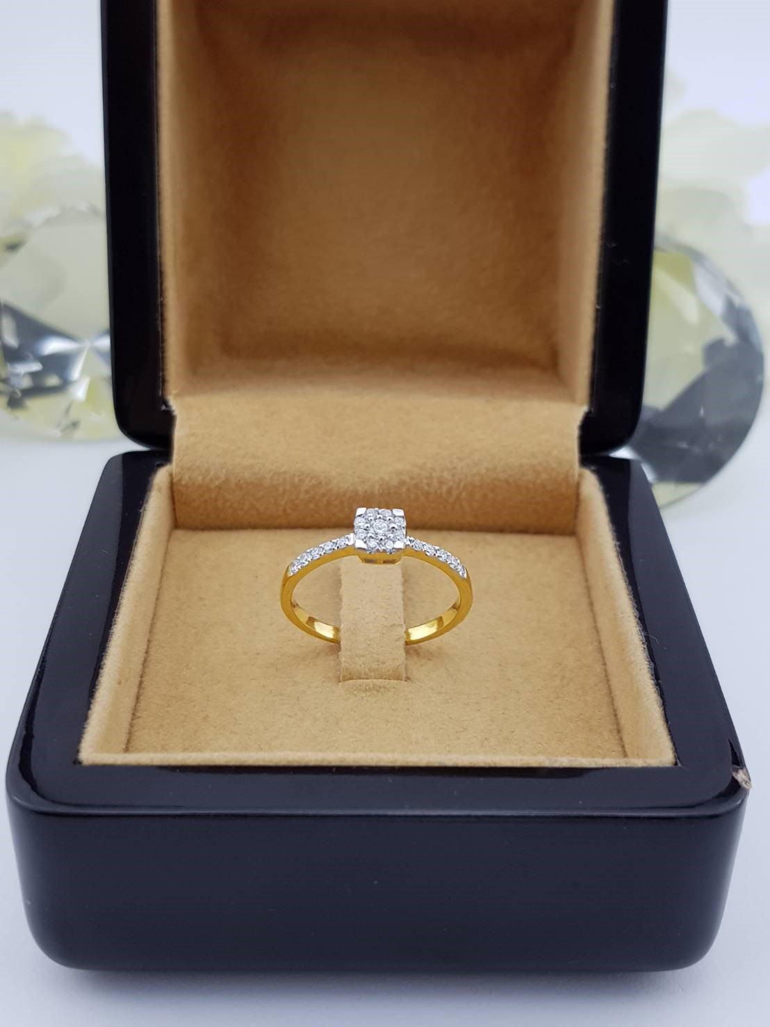 สั่งผลิตเพชรเบลเยี่ยมคัท แหวนแต่งงาน แหวนหมั้น ใส่เที่ยว ออกงาน แหวนทองคำ 18K เพชรแท้ 0.26 กะรัต 2.07 กรัม น้ำ 99 ราคาถูกมาก มีใบรับประกันค่ะ