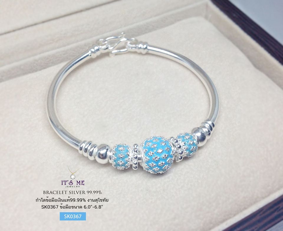 กำไลข้อมือเงินแท้99% งานสุโขทัย ตรงกลางลงยาสีฟ้า ลายดอกพิกุล งานจริงสวยมากๆ ค่ะ
