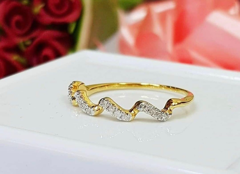 พร้อมส่งและสั่งผลิตแหวนเพชรแท้น่ารักๆ แหวนแต่งงาน แหวนหมั้น ใส่เที่ยว ออกงาน แหวนทองคำ 9K เพชรกุหลาบแท้ 0.08 กะรัต 16 เม็ด ราคาถูกมาก ส่งฟรี