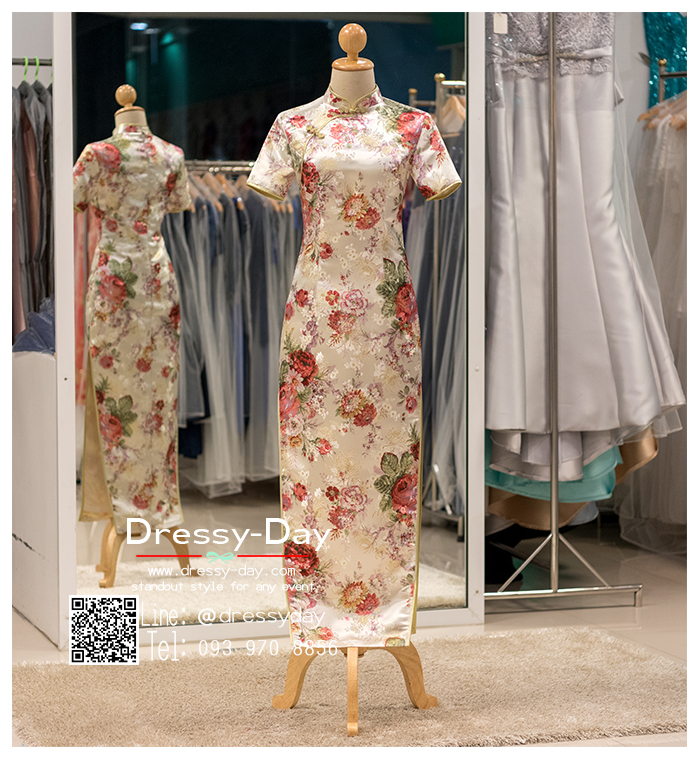 รหัส ชุดกี่เพ้ายาว : KPL083 ชุดกี่เพ้าประยุกต์ราคาถูกลายนกยูง ชุดกี่เพ้าสวยๆ สีขาว งานปักเลื่อมมือ สวยๆ กระโปรงผ่าข้าง ใส่เป็นชุดกี่เพ้าแต่งงานก็สวยคะ ผ้าข้าง มีแขน