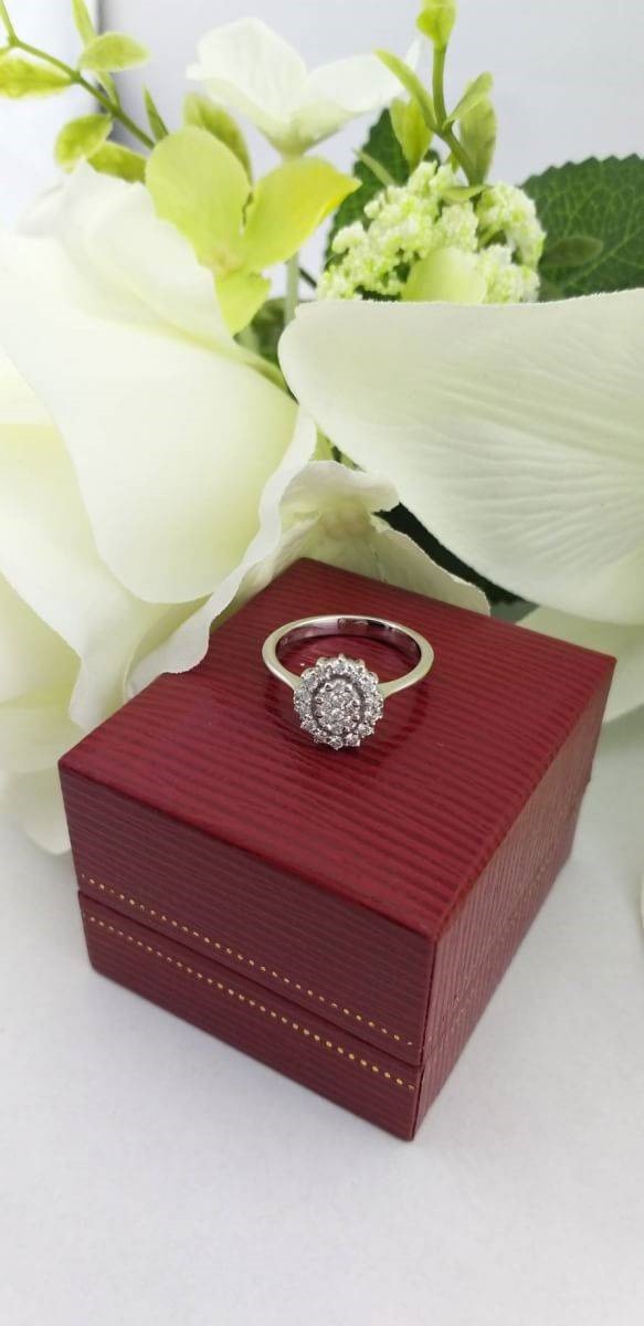 สั่งผลิตเพชรเบลเยี่ยมคัท แหวนแต่งงาน แหวนหมั้น ใส่เที่ยว ออกงาน แหวนทองขาว 18K เพชรแท้ 0.43 กะรัต 3.41 กรัม น้ำ 99 ราคาถูกมาก มีใบรับประกันค่ะ