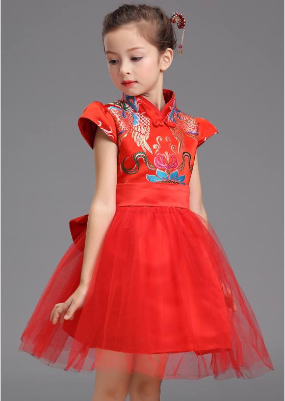 ชุดจีน กี่เพ้า สีแดง ลายดอกบัว กระโปรงมุ้ง