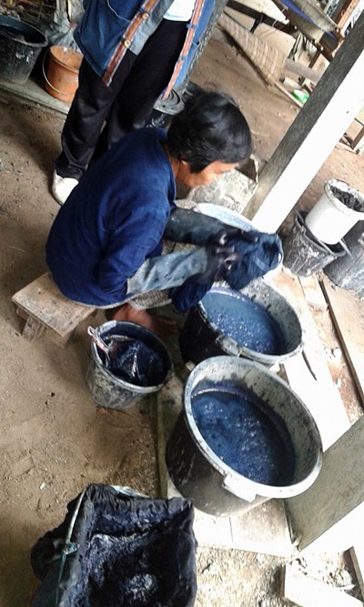 THAICOTTONSIVA ผ้าฝ้ายเข็นเส้นใหญ่ (Cotton of Handwoven is indigo dye (The cotton line large) สีคราม กว้าง 1 เมตร