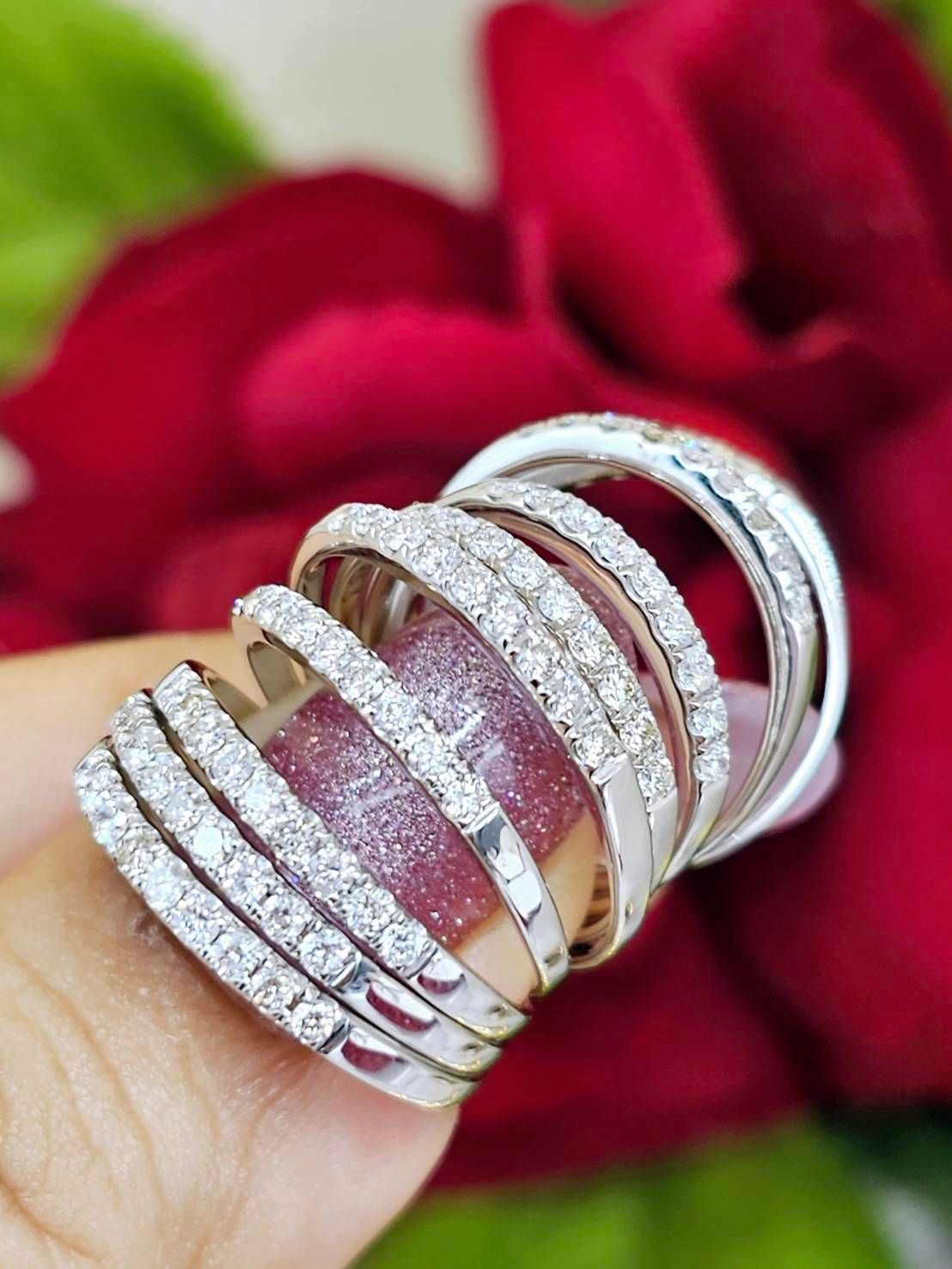 พร้อมส่งและสั่งผลิตแหวนเพชรแถว แหวนแต่งงาน แหวนหมั้น ใส่เที่ยว ออกงาน แหวนทองคำ 9K เพชรเกสรแท้ 0.15 กะรัต 9 เม็ด เลือกสีทองคำขาวหรือสีทองค่ะ ราคาถูกมาก ส่งฟรี