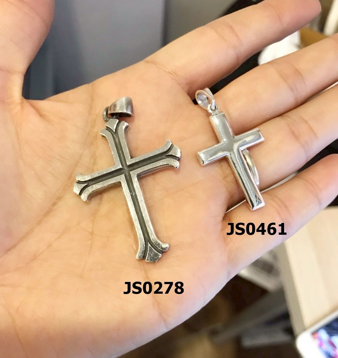 จี้เงินแท้92.5% จี้ไม้กางเขน-รมดำ เหมาะสำหรับผู้ชาย กว้าง 3.2 x สูง 5.5 cm.(เรือนเงินแท้)