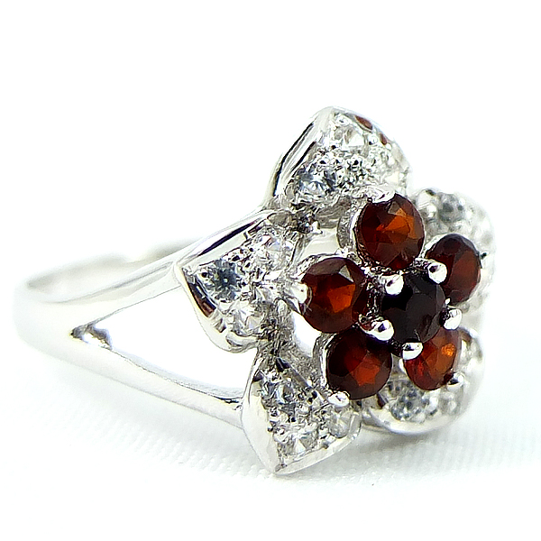 แหวนเงินแท้ราคาถูกชุบทองคำขาว พลอยแท้โกเมน 0.36 กะรัต เพชรCZ 0.225 กะรัต งานประณีตสวยงาม สั่งผลิตค่ะ