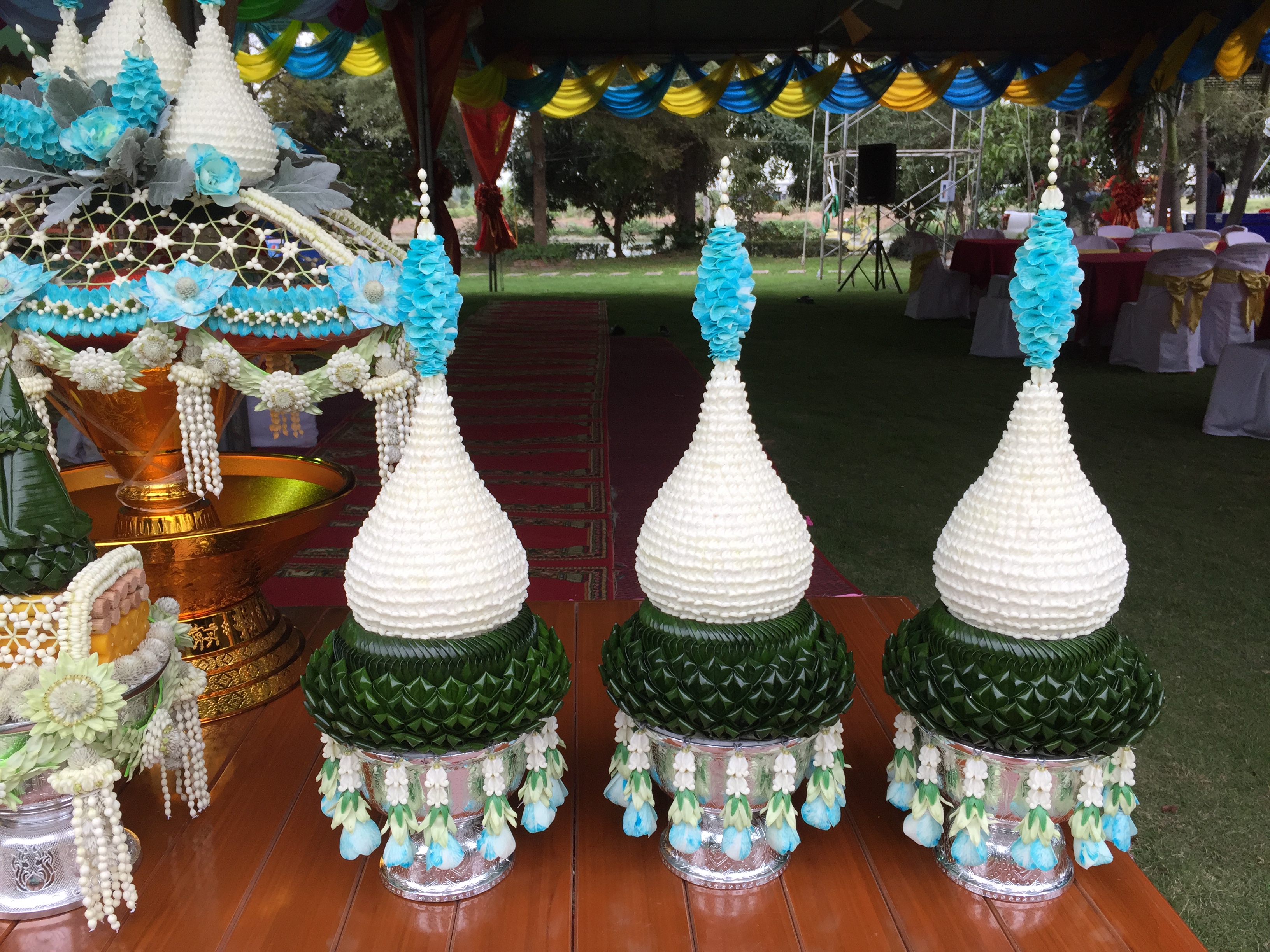 ชุดเครื่องบวชดอกไม้สด โทนสีฟ้า ส่งงานธีระฟาร์ม อ่างทอง
