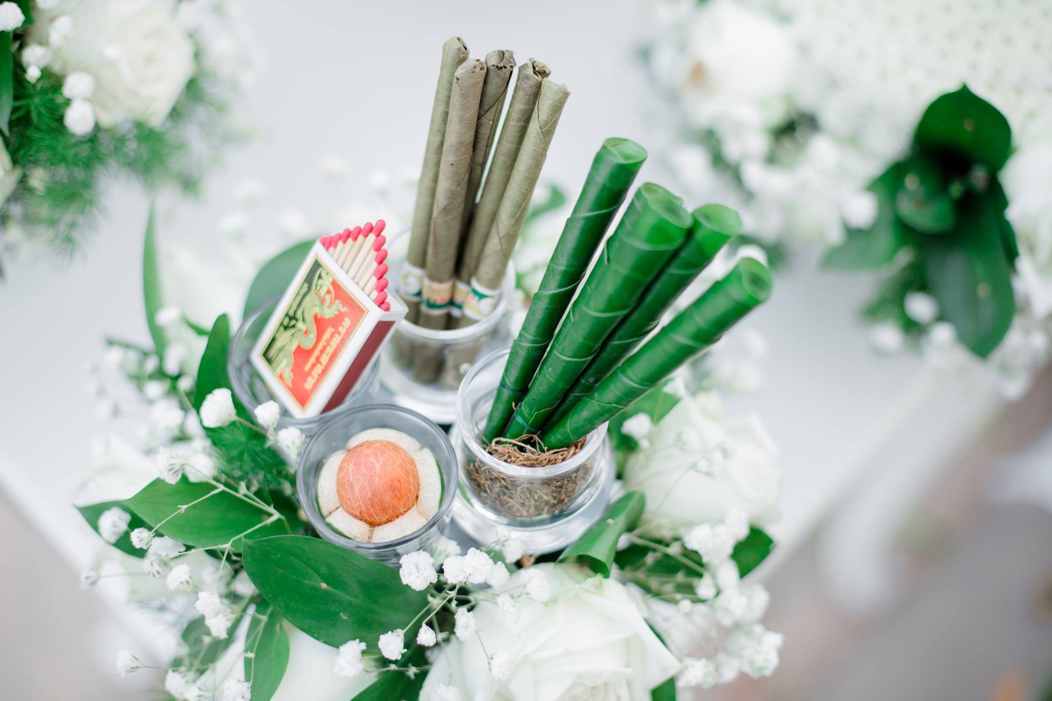 ขันหมากดอกไม้ปัก,ขันหมากสไตร์โมเดิร์น โทนขาวเขียว