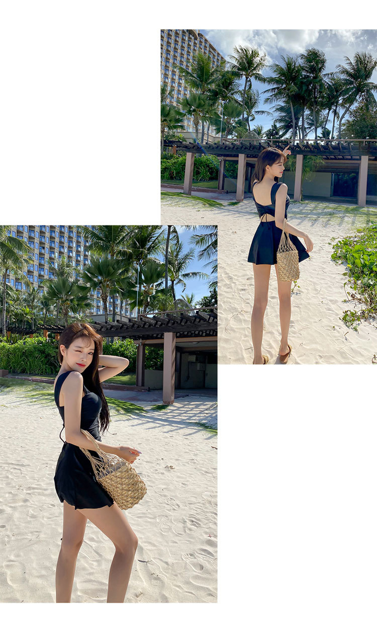 ชุดว่ายน้ำคนอ้วน4xl เซต 2 ชิ้น สีดำ รอบอก 38-43 กางเกงรอบเอว 36-40 สะโพก 40-48 ชุดยาว 32 นิ้วค่ะ ผ้าดีงานสวย คุ้มมากค่ะ