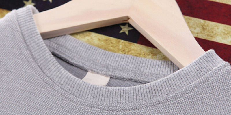 F-เสื้อกันหนาว คอกลมแขนยาวสีเทาอ่อน
