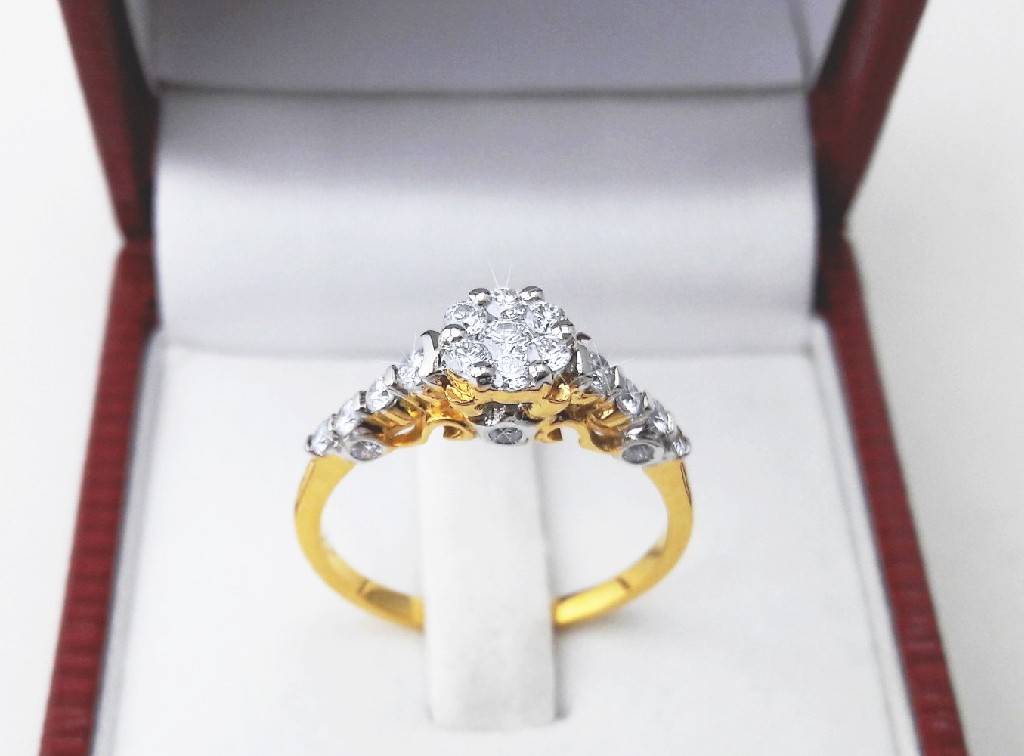 สั่งผลิตเพชรเบลเยี่ยมคัท แหวนแต่งงาน แหวนหมั้น ใส่เที่ยว ออกงาน แหวนทองคำ 18K เพชรแท้ 0.55 กะรัต 3.33 กรัม น้ำ 99 ราคาถูกมาก มีใบรับประกันค่ะ