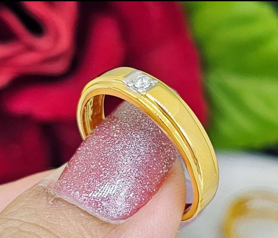 พร้อมส่งและสั่งผลิตแหวนเพชรแท้ปลอกมีดใส่ได้ทั้งหญิงและชาย แหวนแต่งงาน แหวนหมั้น ใส่เที่ยว ออกงาน แหวนทองคำ 9K เพชรเกสรแท้ 0.03 กะรัต 1 เม็ด ราคาถูกมาก ส่งฟรี