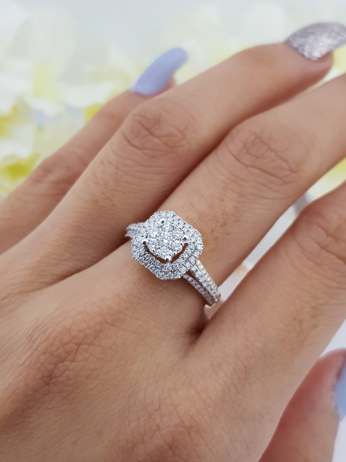 สั่งผลิตเพชรเบลเยี่ยมคัท แหวนแต่งงาน แหวนหมั้น ใส่เที่ยว ออกงาน แหวนทองคำ 18K เพชรแท้ 0.62 กะรัต 3.58 กรัม น้ำ 99 ราคาถูกมาก มีใบรับประกันค่ะ