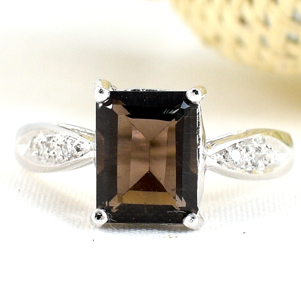 แหวนเงินแท้ราคาถูกชุบทองคำขาว พลอยแท้สโมกกี้ควอทซ์ 1.95 กะรัต เพชรCZ 0.048 กะรัต งานประณีตสวยงาม สั่งผลิตค่ะ