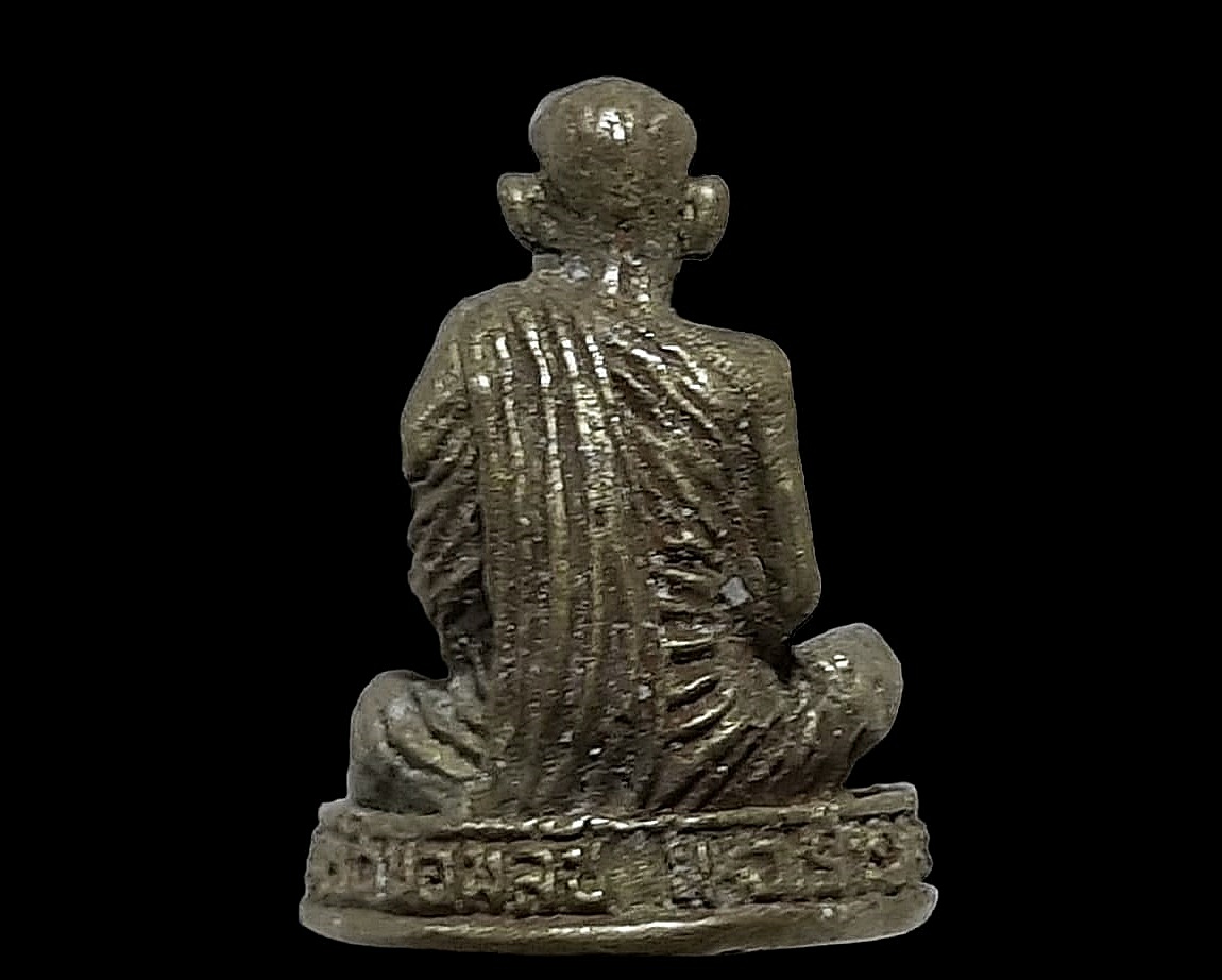 รูปเหมือนหล่อ หลวงพ่อเคลือบ วัดบ่อพลับ จ.นครสวรรค์ รุ่น 1 เนื้อทองผสม 1.7 x 2.3 cm.