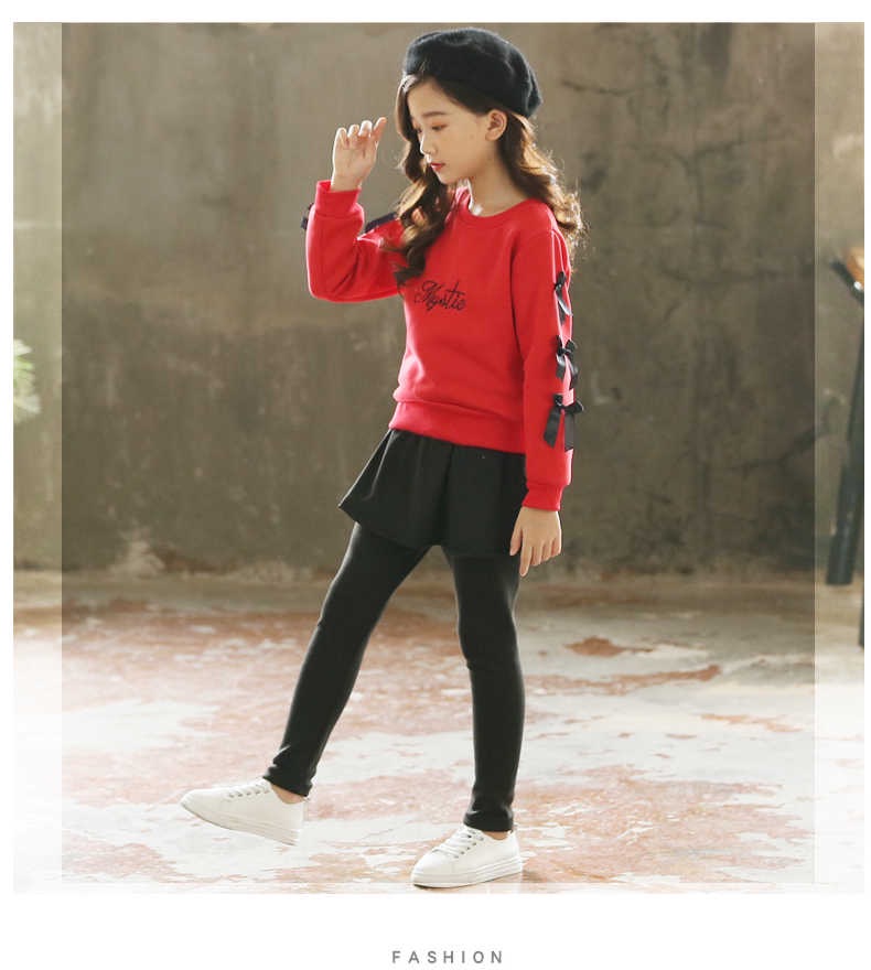 เสื้อกันหนาวเด็ก เสื้อสีแดง + เลกกิ้งกระโปรง สีดำ