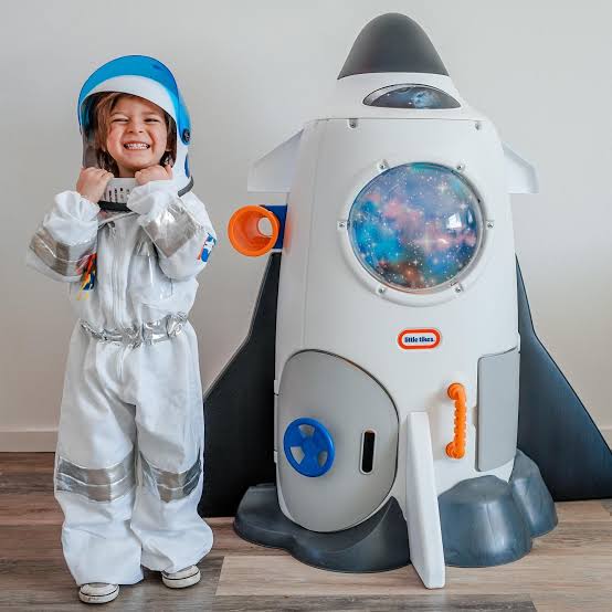 กระสวยอวกาศจำลอง Little Tikes Adventure Rocket - Realistic Space Astronaut Role Play Set for Boys and Girls