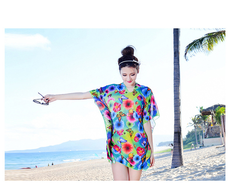 ชุดว่ายน้ำเขต 3 ชิ้น รอบอก 32-38 รอบเอว 27-32 สะโพก 34-40 นิ้ว เสื้อตัวนอก รอบอก 46 นิ้วสีสวยสดใสค่ะ