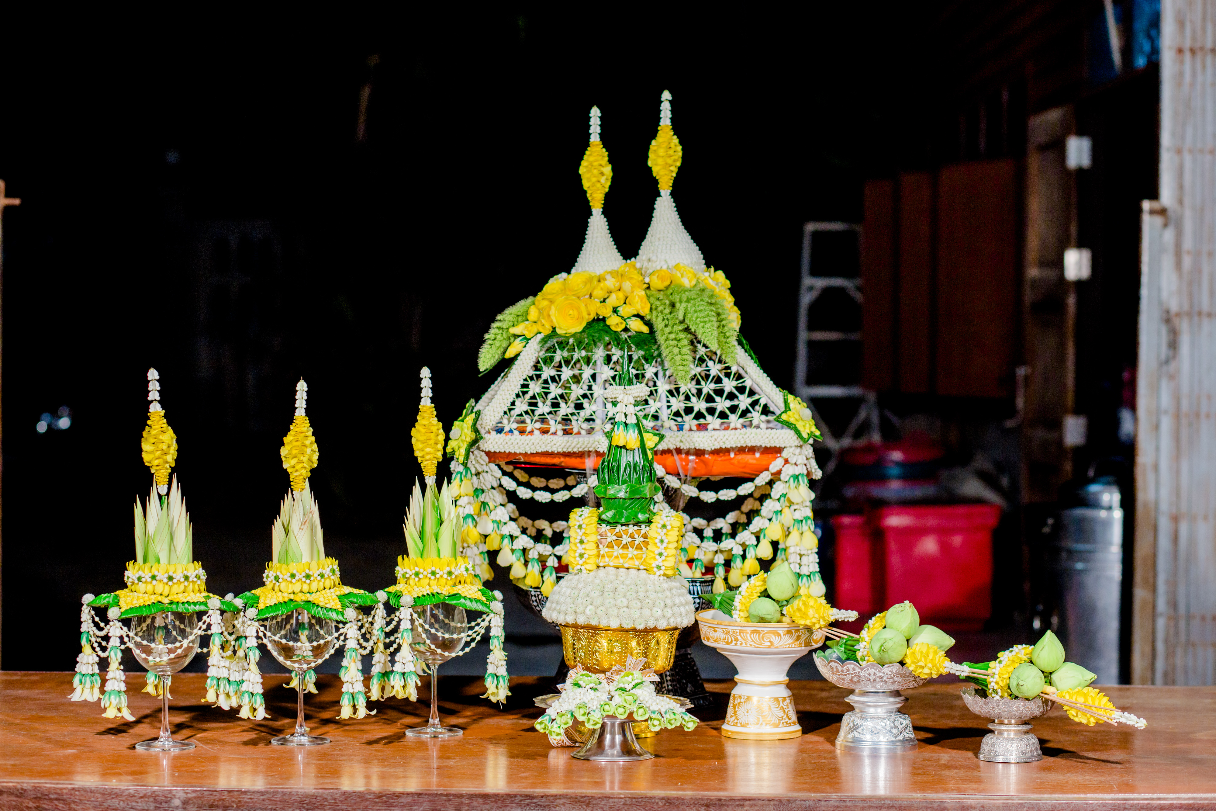 กรวยอุปฌาย์ คู่สวด (งานยอดมะพร้าวอ่อน สีเหลือง)