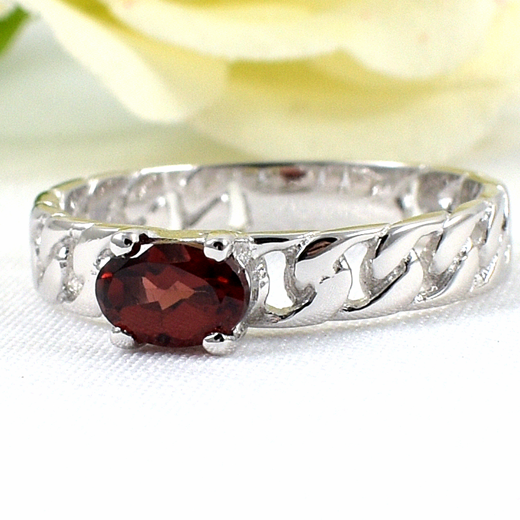 แหวนเงินแท้ราคาถูกชุบทองคำขาว โกเมนแท้ 0.57 กะรัต งานประณีตสวยงาม สั่งผลิตค่ะ