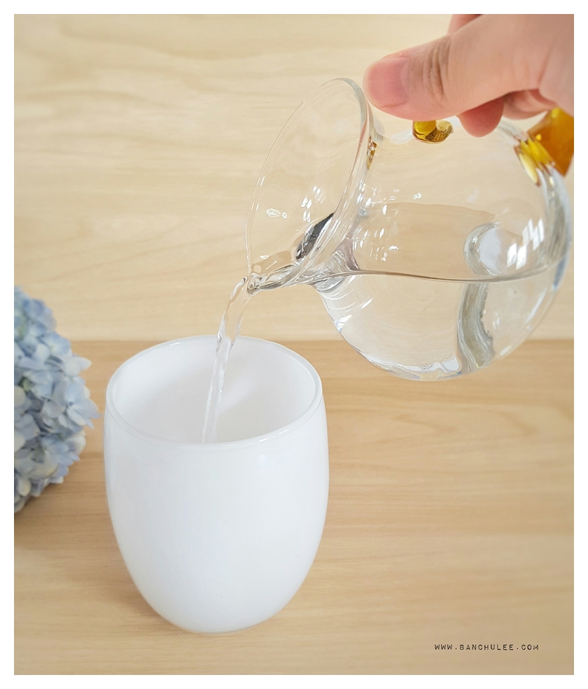 White Glass Cup แก้วน้ำ สีขาว