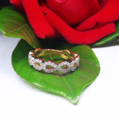 สั่งผลิตเพชรเบลเยี่ยมคัท แหวนแต่งงาน แหวนหมั้น ใส่เที่ยว ออกงาน แหวนทองคำ 18K เพชรแท้ 0.33 กะรัต 3.89 กรัม น้ำ 99 ราคาถูกมาก มีใบรับประกันค่ะ
