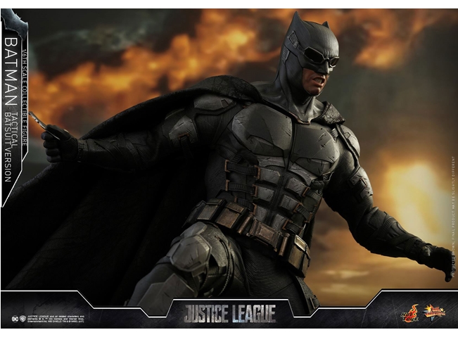 HOTTOYS - Justice League - Batman (Tactical Batsuit Version)