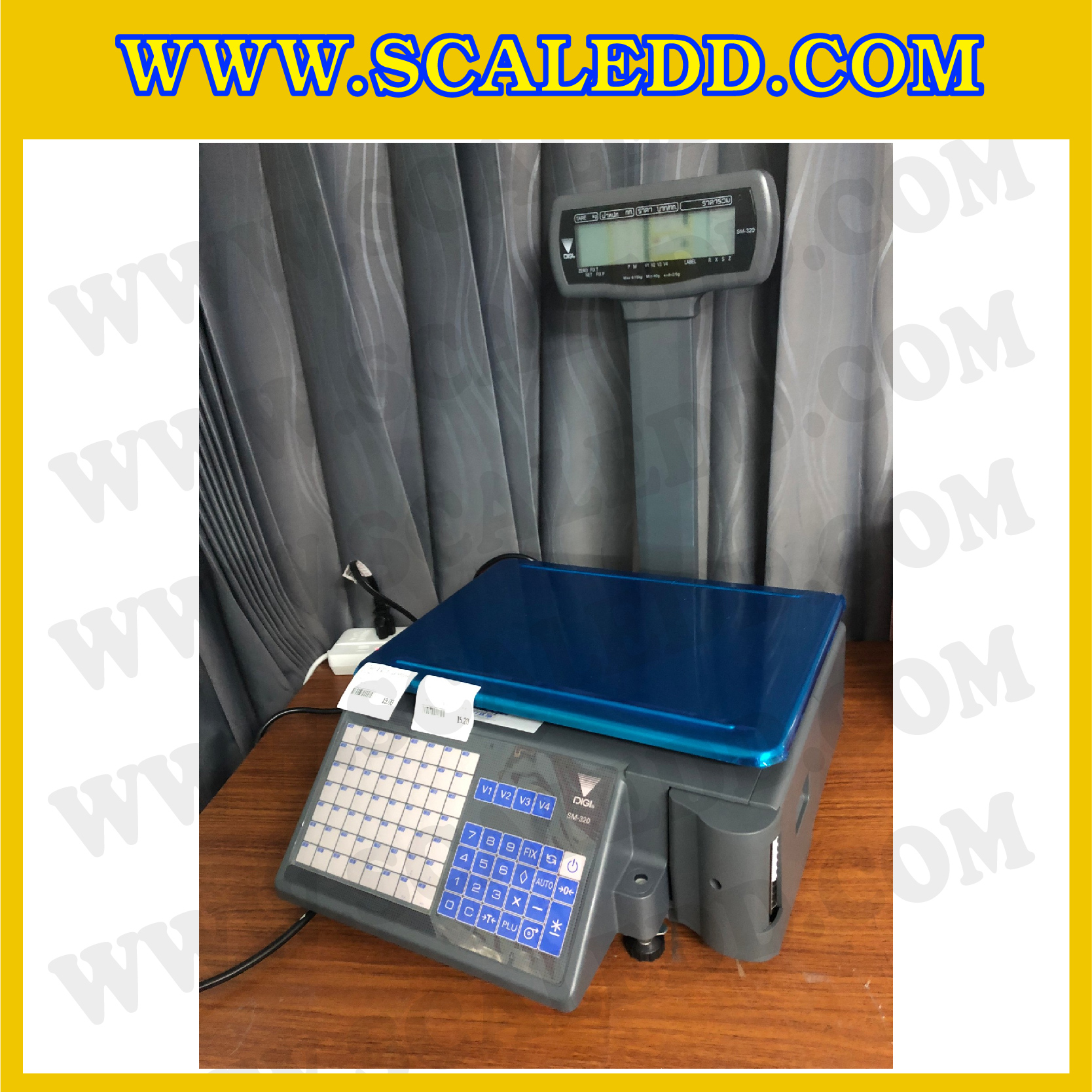 เครื่องชั่งดิจิตอลคำนวณราคา แบบมีคอเสาพร้อมพิมพ์สติ๊กเกอร์ พิกัด 15 กิโลกรัม ความละเอียด 5 กรัม ยี่ห้อ DIGI รุ่น SM-320P