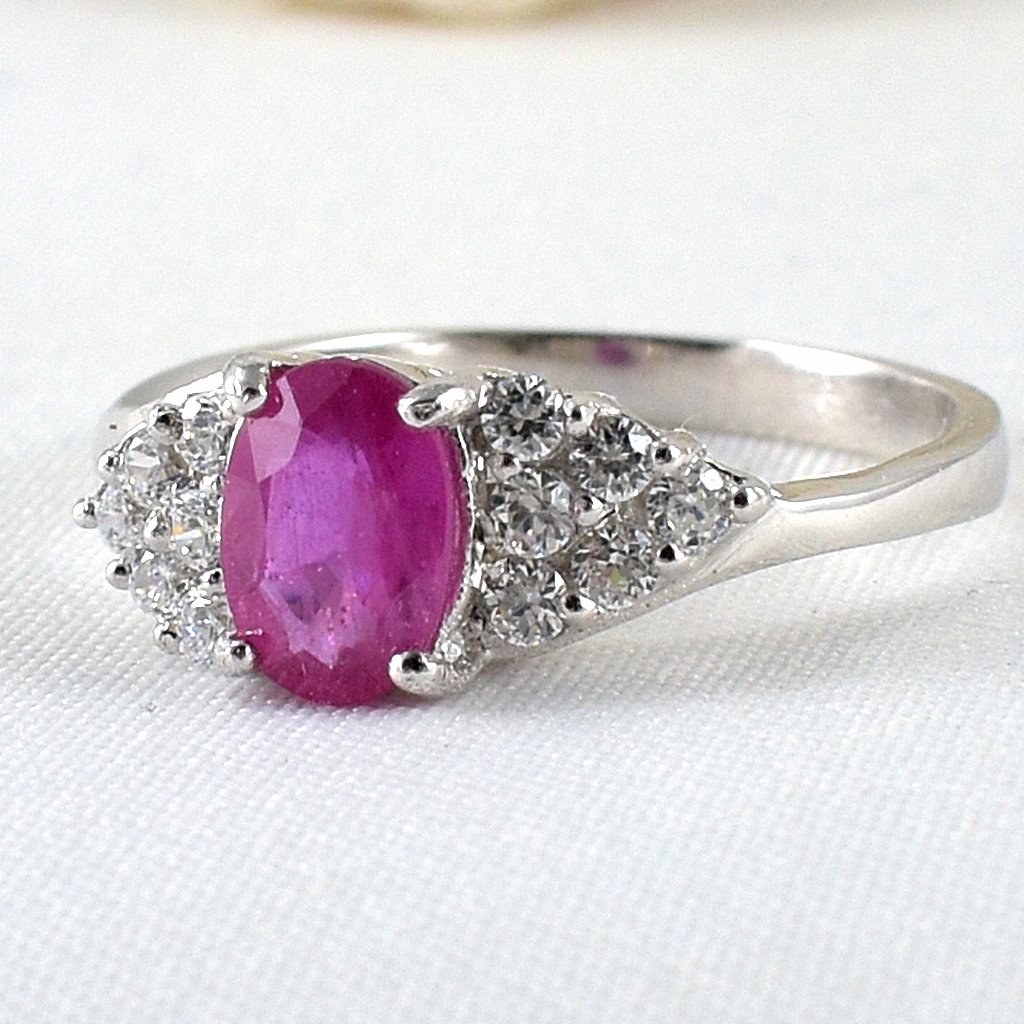 แหวนเงินแท้ราคาถูกชุบทองคำขาว ทับทิมแท้ 0.95 กะรัต เพชรCZ 0.30 กะรัต งานประณีตสวยงาม สั่งผลิตค่ะ