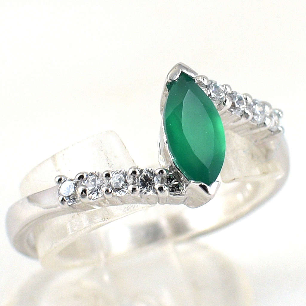 แหวนเงินแท้ราคาถูกชุบทองคำขาว พลอยแท้กรีนอะเกท 0.75 กะรัต เพชรCZ 0.24 กะรัต งานประณีตสวยงาม สั่งผลิตค่ะ