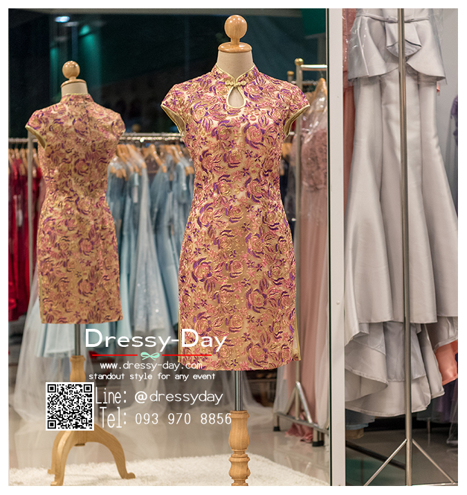 รหัส ชุดกี่เพ้า : KPS009 ชุดกี่เพ้าประยุกต์ปักไหมลายดอกไม้สีม่วง ชมพู ทอง ชุดกี่เพ้าแบบสั้น สวยๆ กระดุมจีน กุ๊นขอบผ้าสีทอง คัตติ้งเป๊ะมาก ใส่ออกงาน ไปงานแต่งงาน ใส่เป็นชุดพิธีกร ชุดเพื่อนเจ้าสาว ชุดถ่ายพรีเวดดิ้ง ชุดยกน้ำชา หรือ ใส่ ชุดกี่เพ้าแต่งงาน