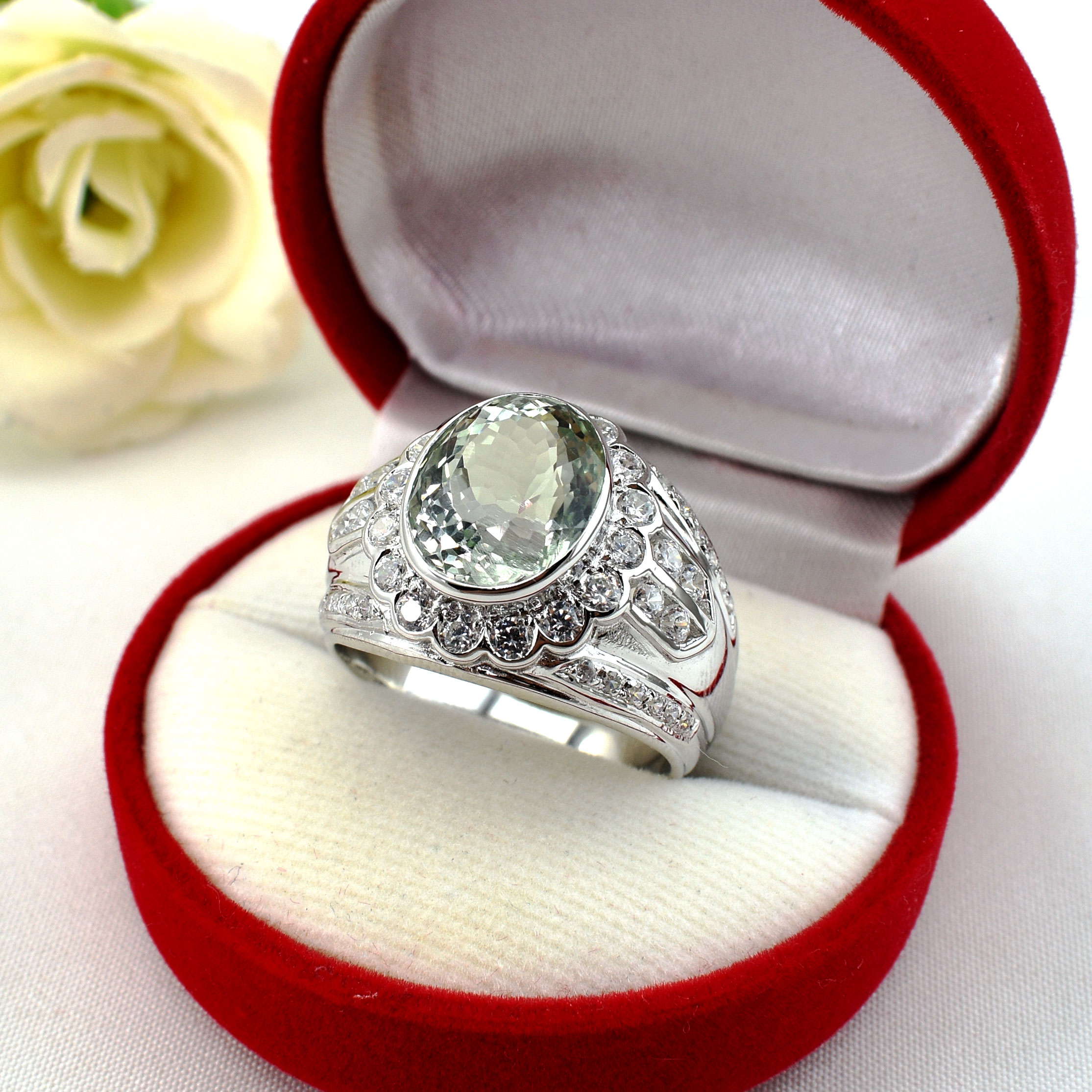 แหวนเงินแท้ราคาถูกชุบทองคำขาว กรีนแอมิทิสต์แท้ 4.80 กะรัต เพชรCZ 1.20 กะรัต งานประณีตสวยงาม สั่งผลิตค่ะ