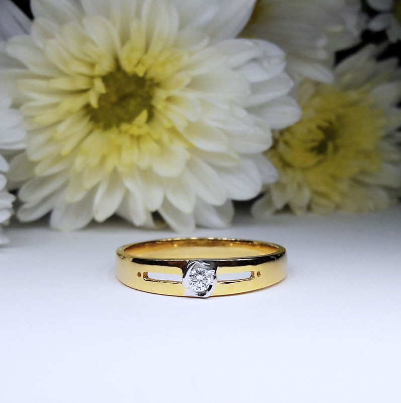 สั่งผลิตเพชรเบลเยี่ยมคัท แหวนแต่งงาน แหวนหมั้น ใส่เที่ยว ออกงาน แหวนทองคำ 18K เพชรแท้ 0.07 กะรัต 3.18 กรัม น้ำ 99 ราคาถูกมาก มีใบรับประกันค่ะ