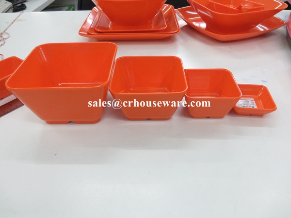 ชามสี่เหลี่ยม 5 นิ้ว สีส้ม 017-D999-5