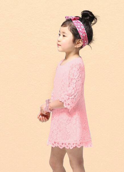 ชุดเด็ก : เดรสลูกไม้ แขนสามส่วน สีขาว