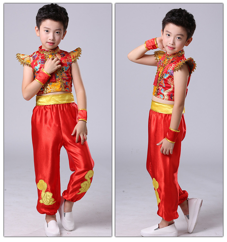 พร้อมส่ง ชุดจีน กี่เพ้า หญิงเอวลอย,ชายเปิดไหล่ สีแดง